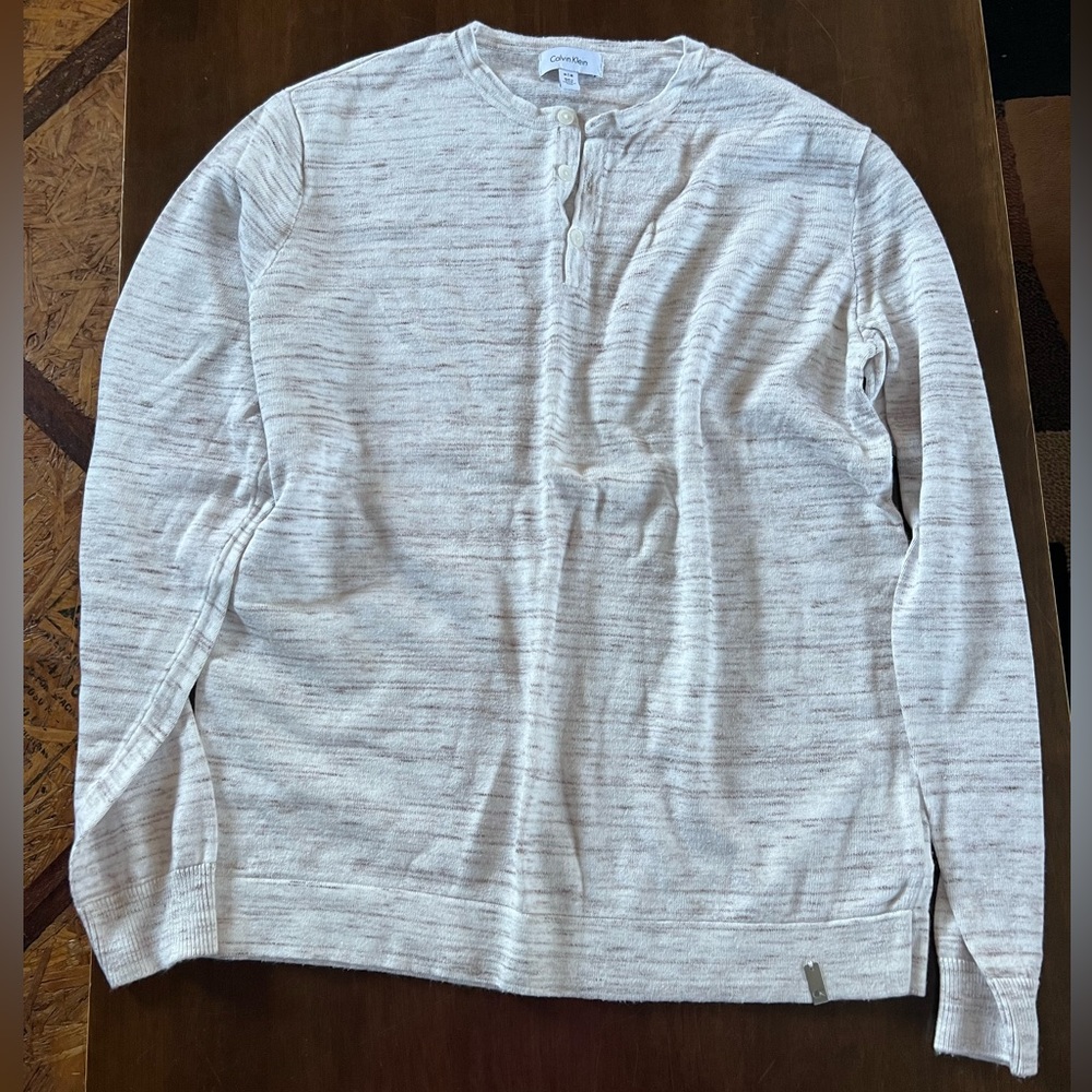 T1 Calvin Klein Henley shirt